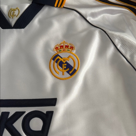 Adidas 99/00 Real Madrid White Jersey - Picture 4 of 10